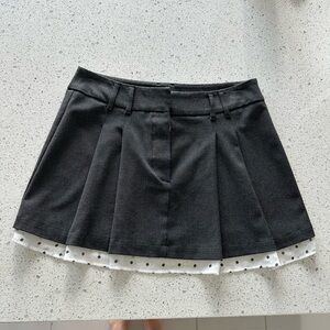 Elegant Black Pleated Skirt